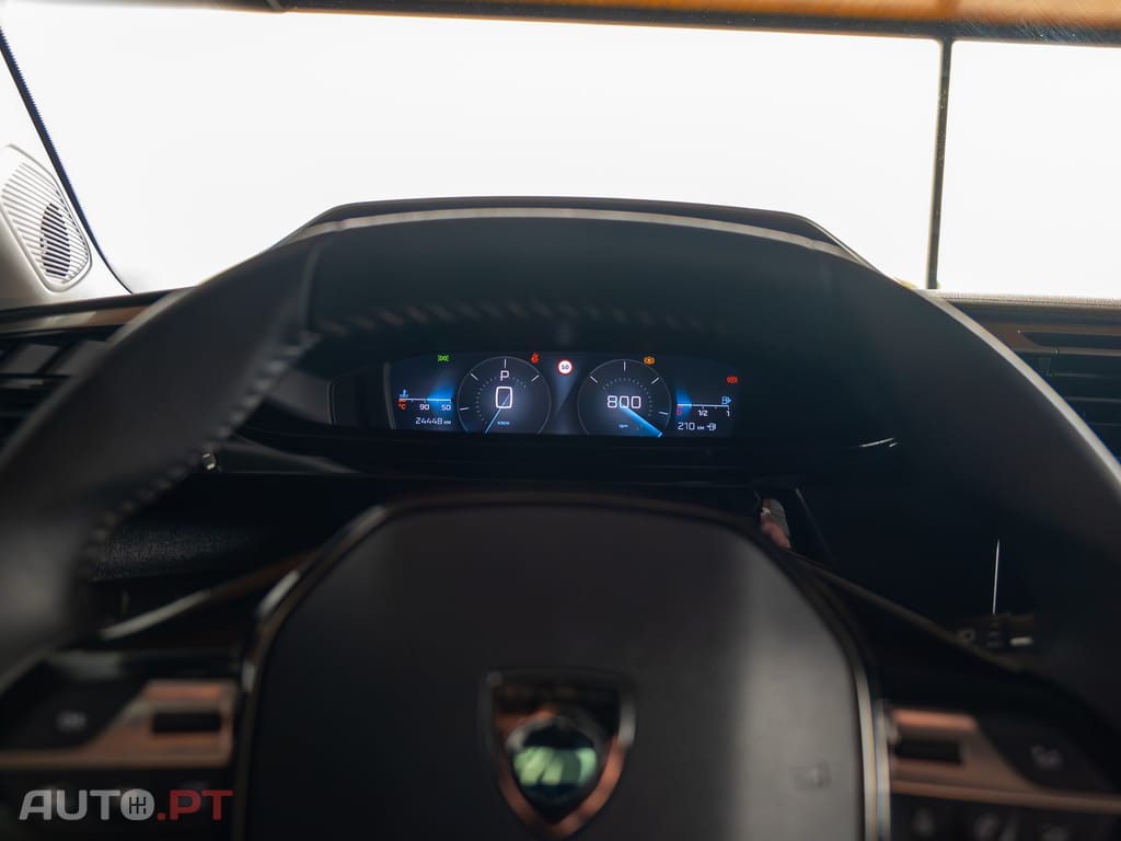 Peugeot 408 1.2 PureTech Allure EAT8