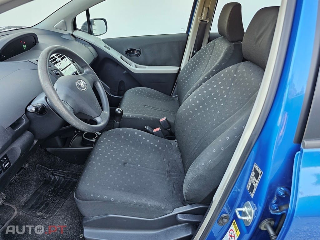 Toyota Yaris 1.0 VVT-i AC