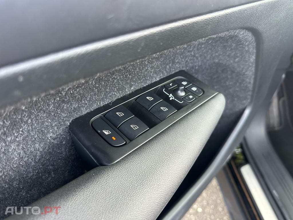 Volvo XC40 1.5 T5 PHEV Plus Dark