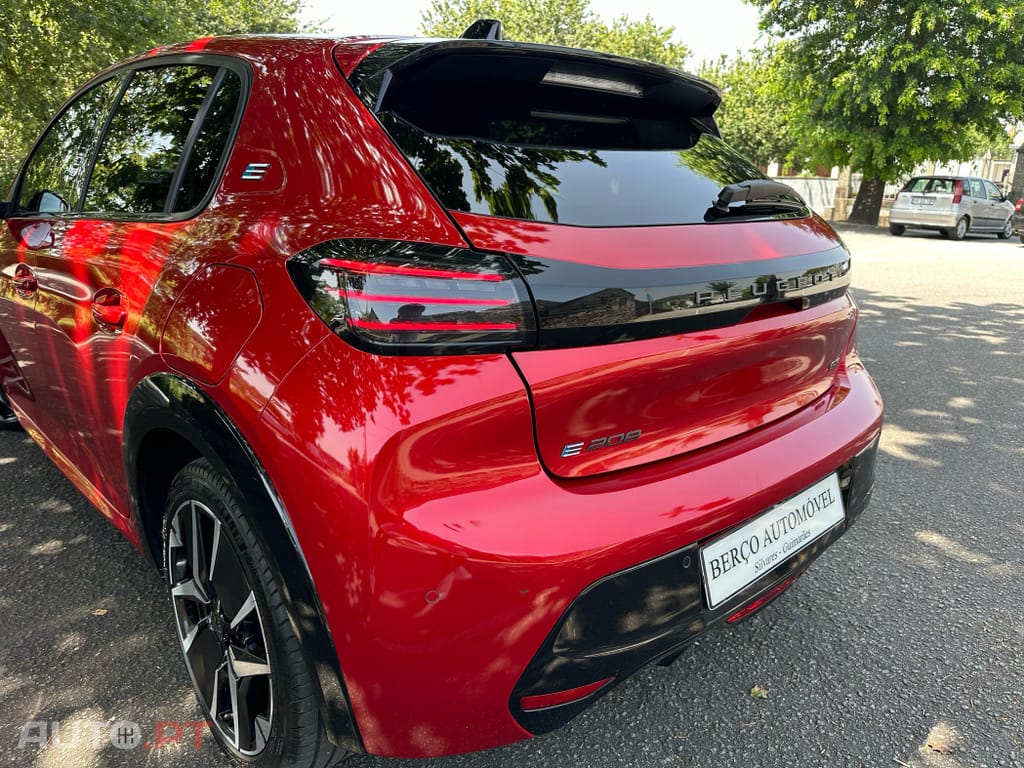 Peugeot E-208 50 kWh GT Pack