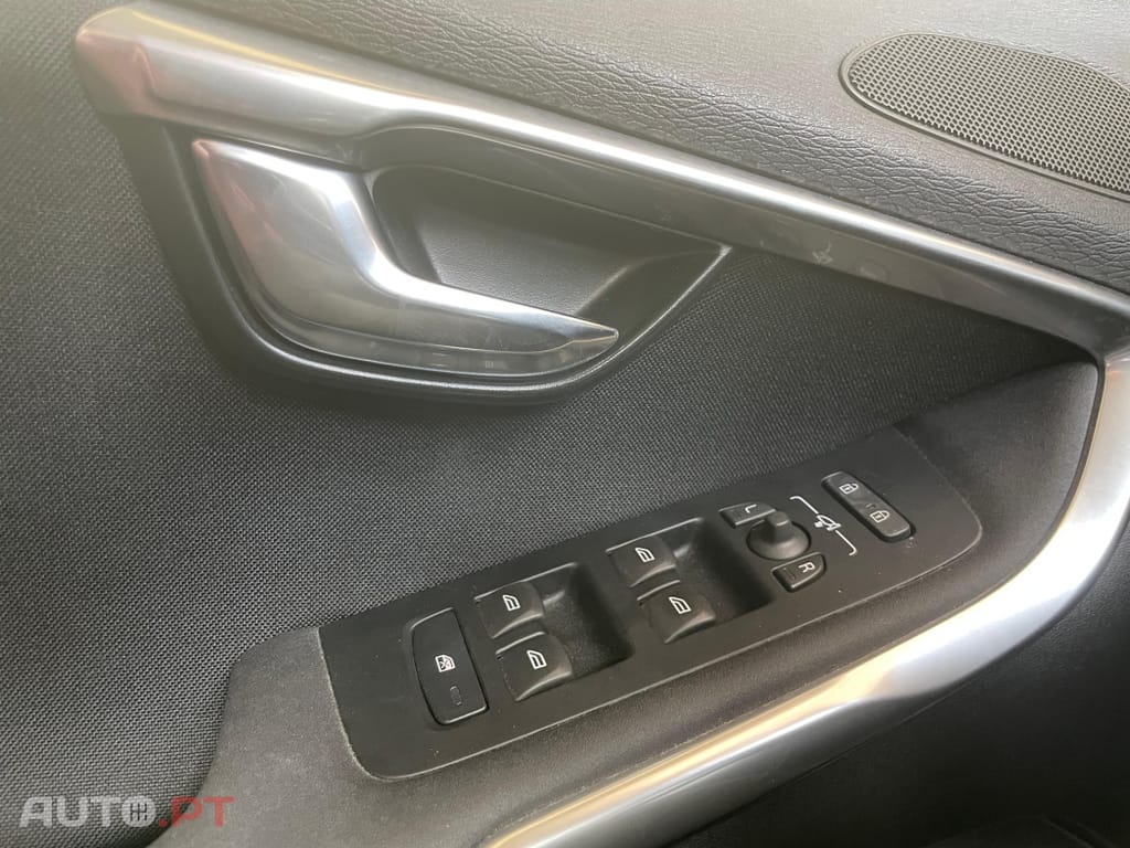 Volvo V40 2.0 D2 Momentum Eco