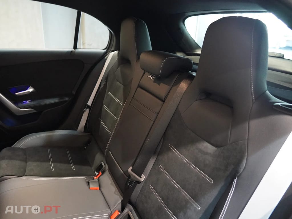 Mercedes-Benz A 250 e AMG Line