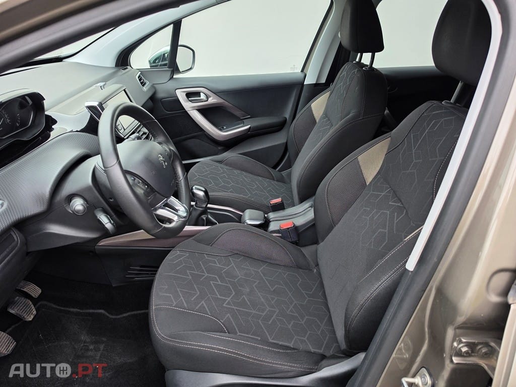 Peugeot 2008 1.2 PureTech Style
