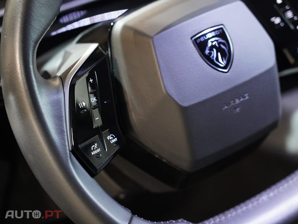 Peugeot 3008 1.2 Hybrid Allure e-DCS6