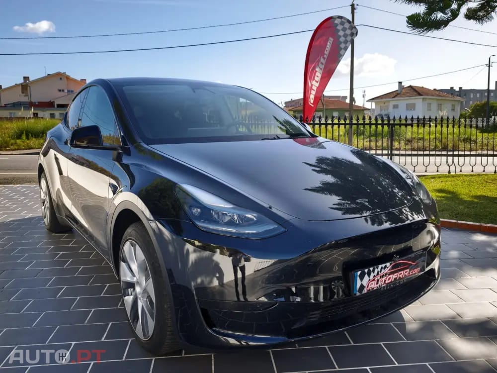 Tesla Model Y RWD
