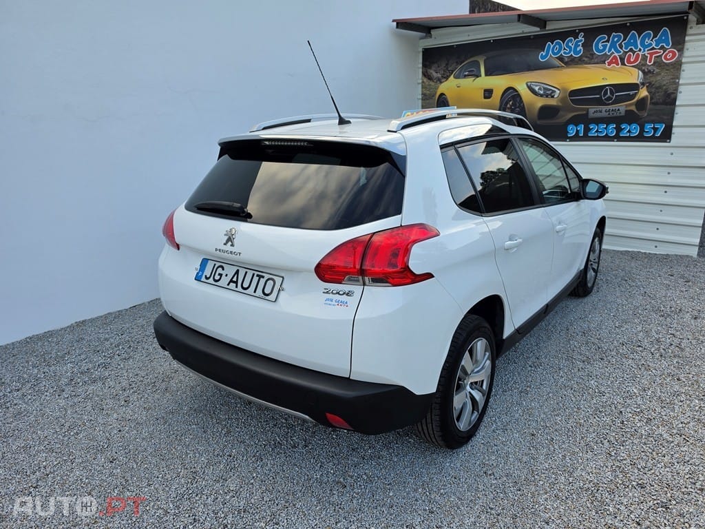 Peugeot 2008 1.2 PureTech Style