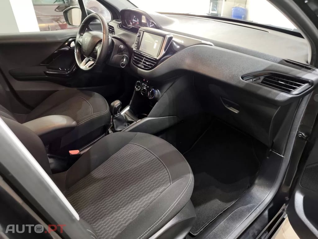Peugeot 208 1.2 PureTech Style