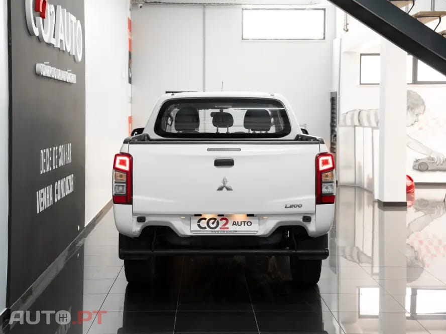 Mitsubishi L200 2.3 DI-D CD Invite 4WD