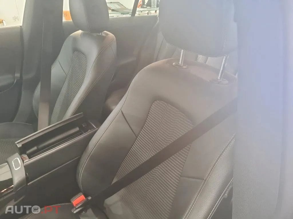 Mercedes-Benz CLA 250 e Shooting Brake Style Plus