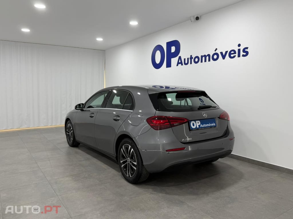 Mercedes-Benz A 200 Outro