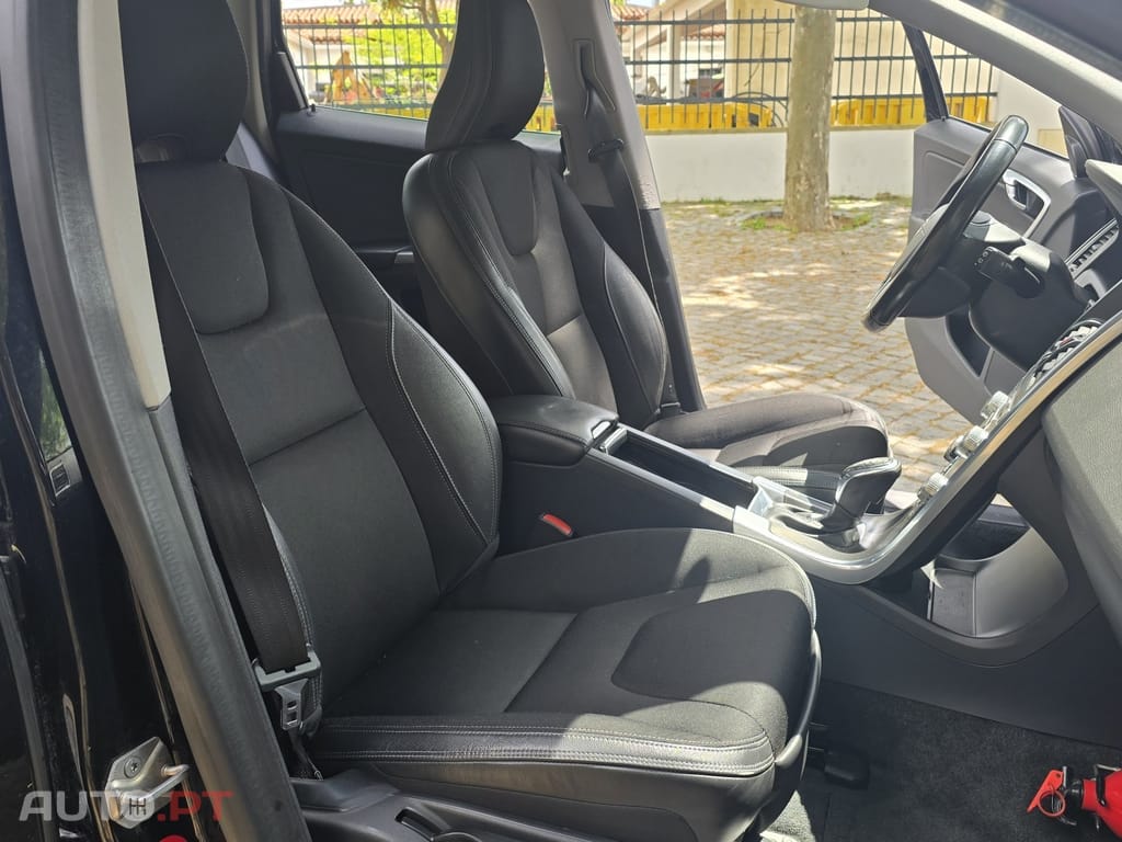 Volvo XC60 2.0 D4 Momentum Geartronic