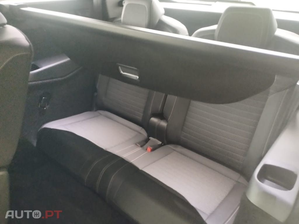 Peugeot E-5008 73 kWh Allure