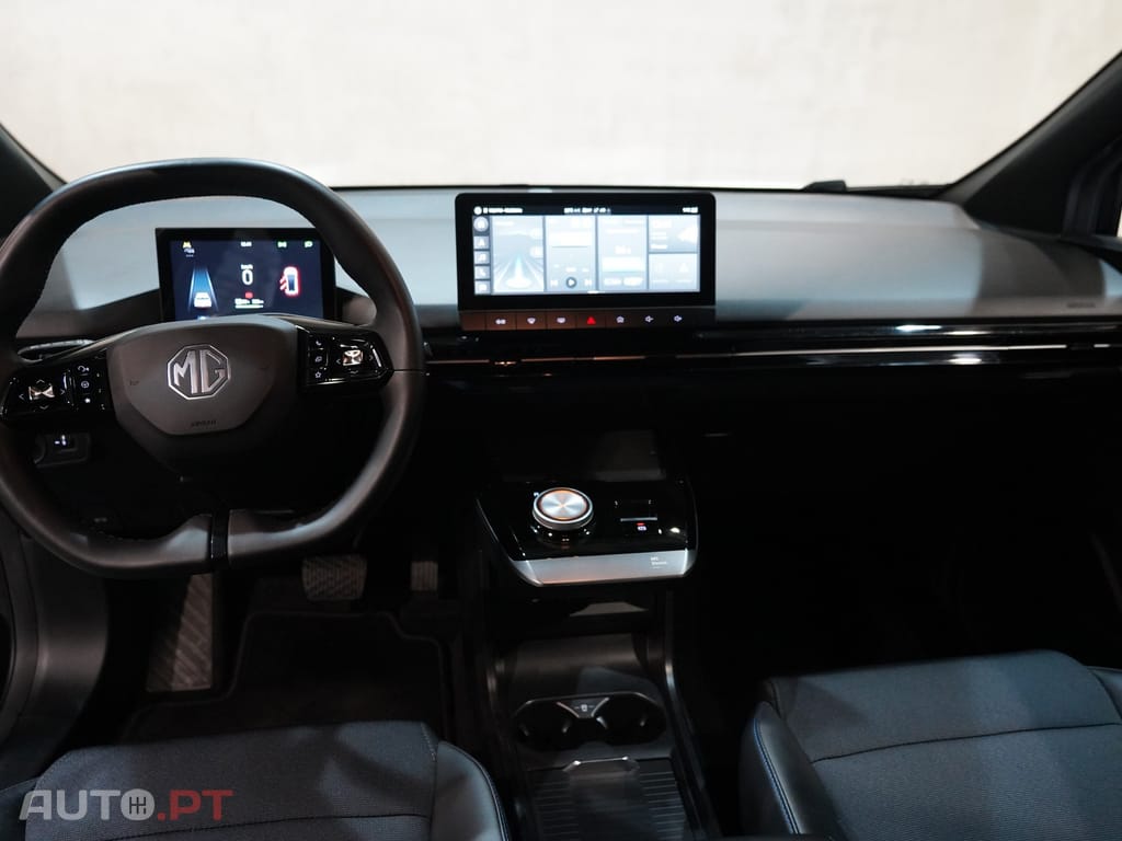 MG MG4 64 kWh Luxury