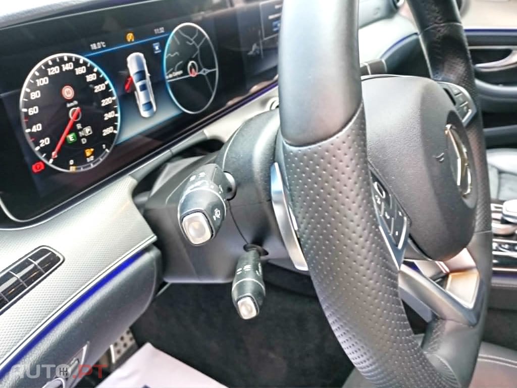 Mercedes-Benz E 220 d 9G-TRONIC AMG Line 194 cv 4Matic