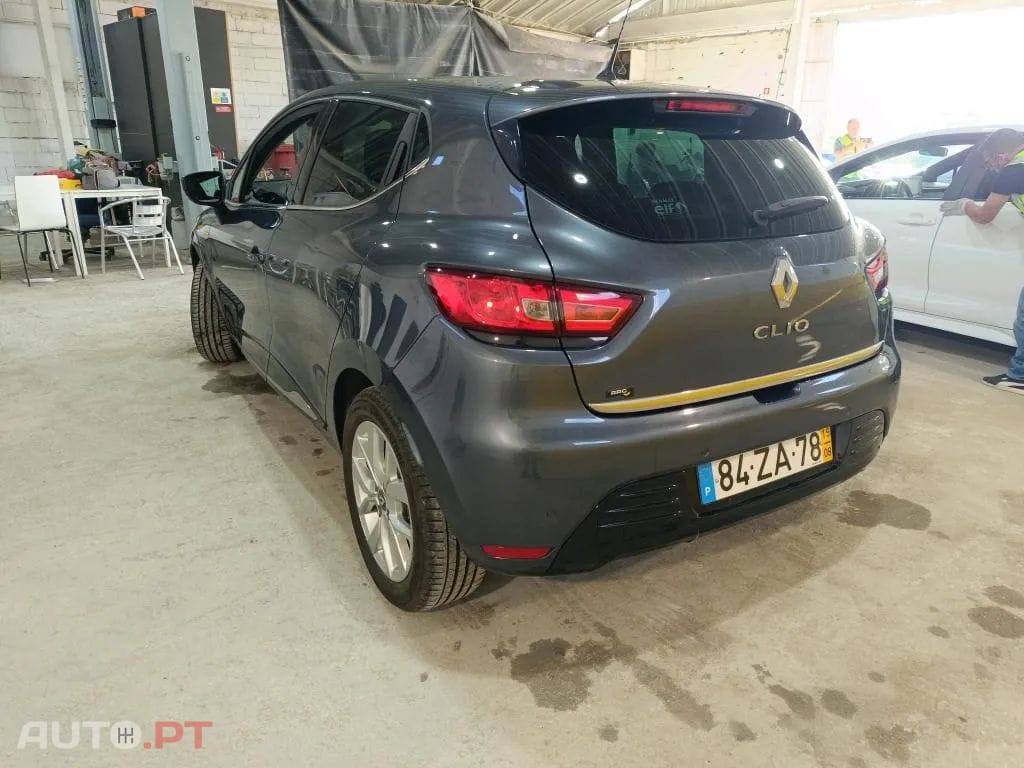 Renault Clio 0.9 TCe Limited Bi-Fuel