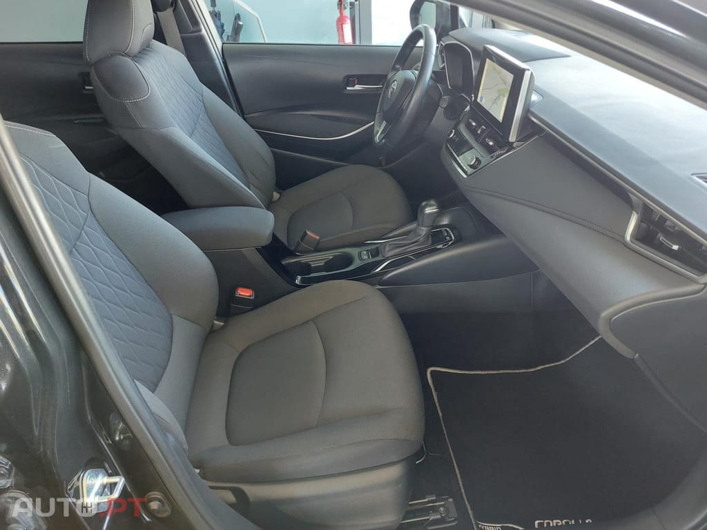 Toyota Corolla 1.8 Hybrid Exclusive