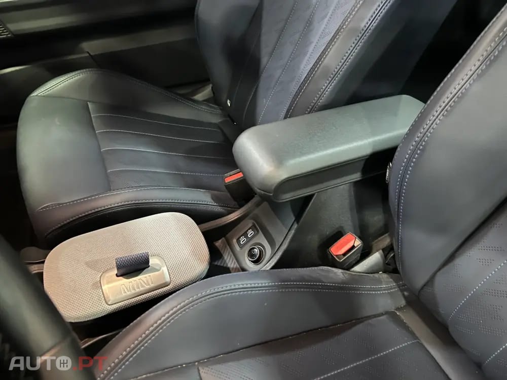 MINI Cooper Cooper C Favoured S