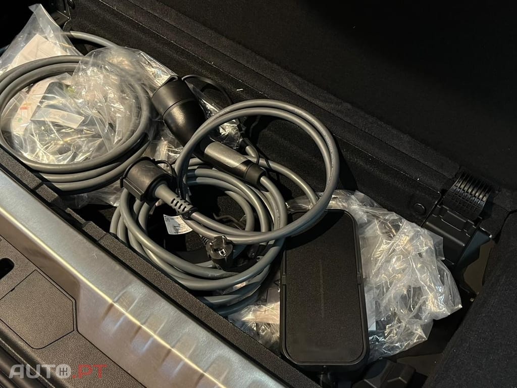 BMW 330 e Touring Pack Desportivo M Auto