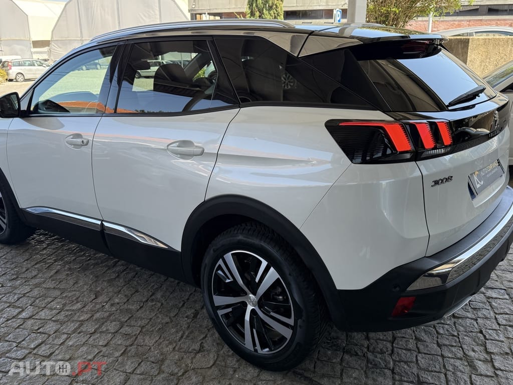 Peugeot 3008 1.2 PureTech Allure EAT8