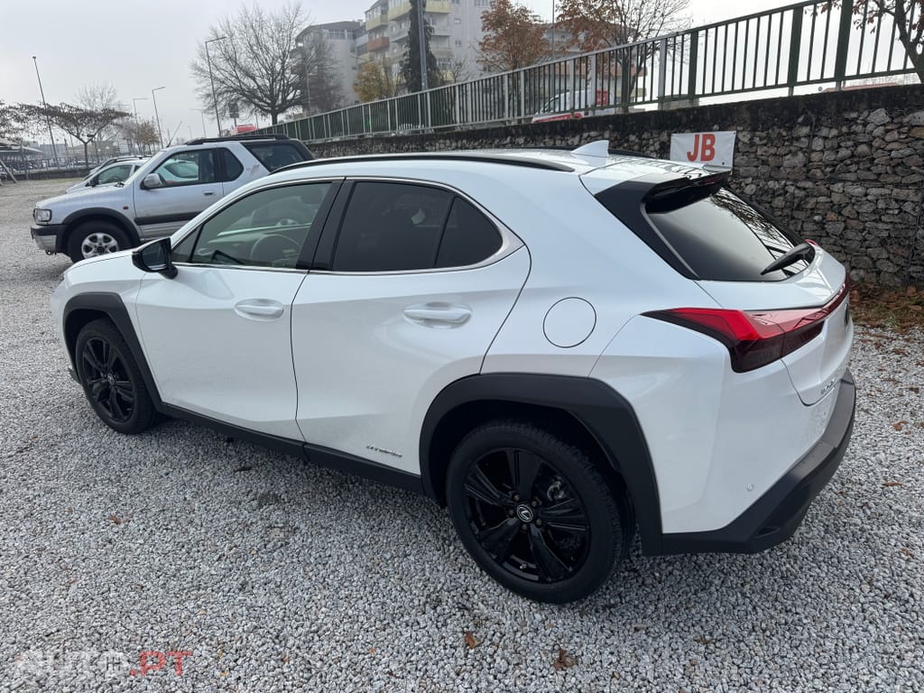 Lexus UX Special Edition (LCA)