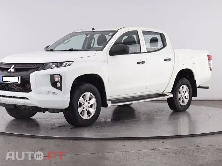 Mitsubishi L200 2.3 DI-D Strakar Space Cab Intense 4WD