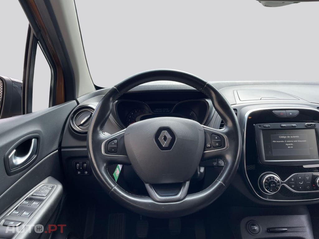 Renault Captur TCE LIMITED 