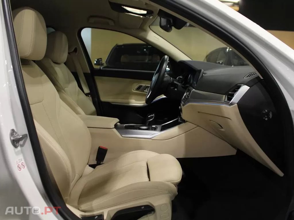 BMW 330 e Line Sport Auto