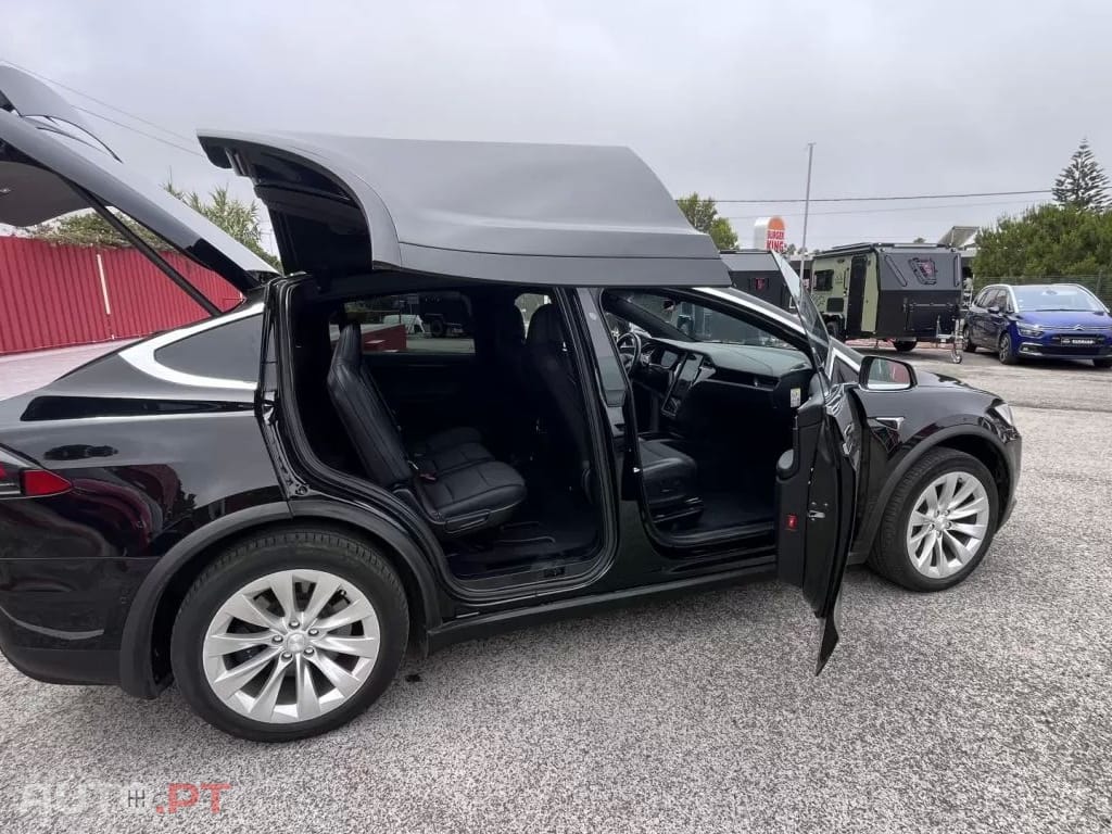 Tesla Model X 75D