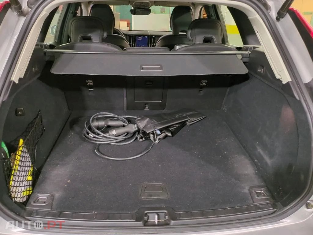 Volvo XC60 2.0 T6 PHEV Core AWD