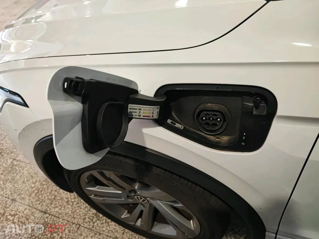 Volkswagen Tiguan 1.4 TSI eHybrid R-Line DSG
