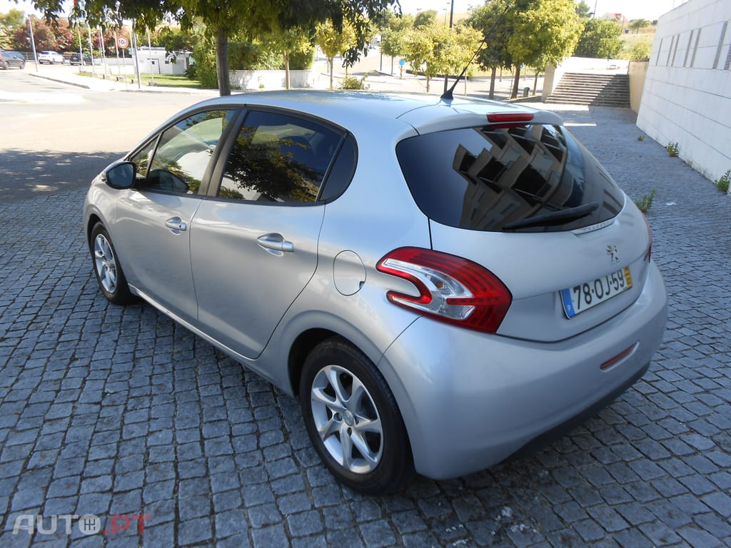 Peugeot 208 208 1.4 HDi Active