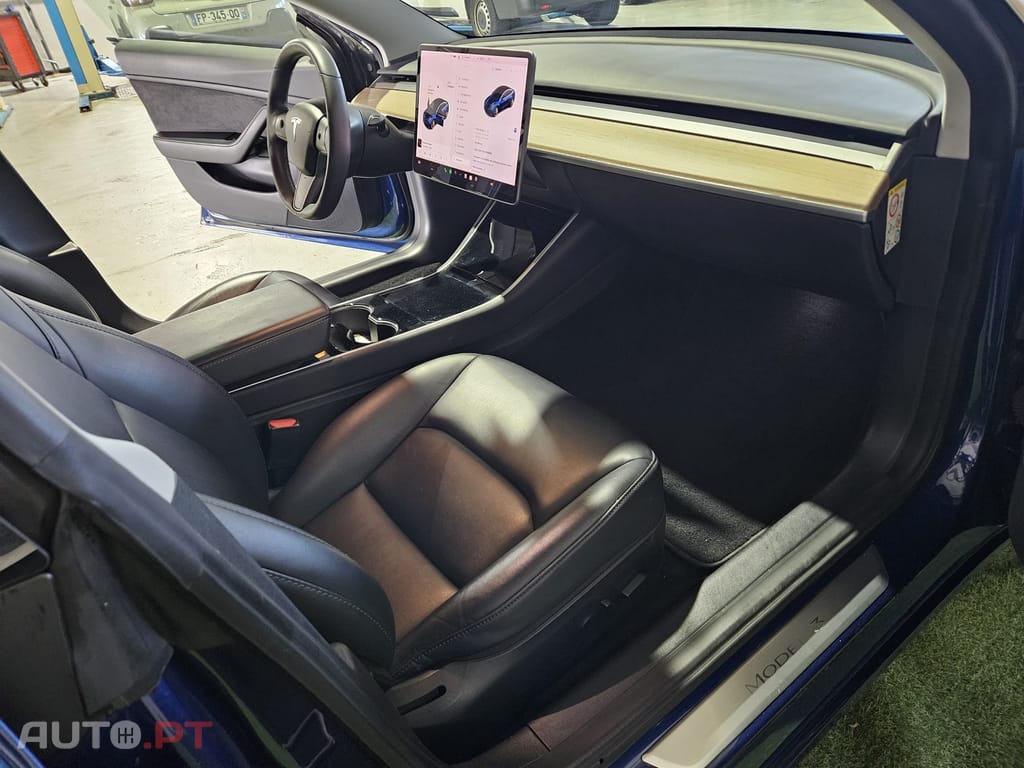 Tesla Model 3 Long Range Tração Traseira