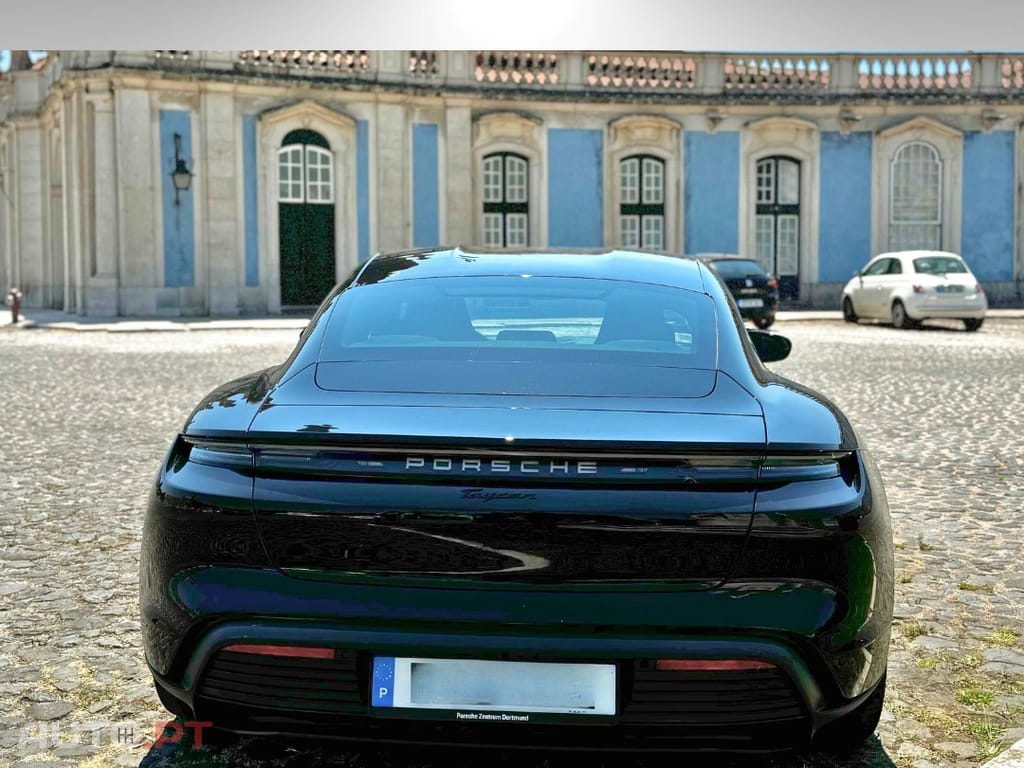 Porsche Taycan Outros