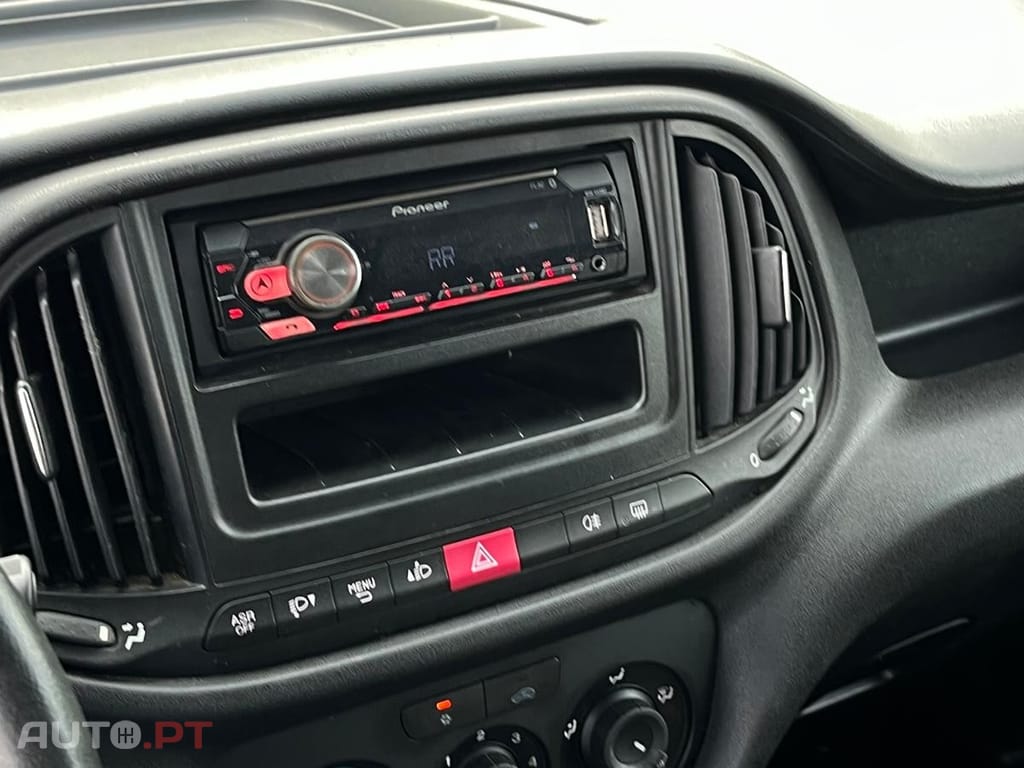 Fiat Doblo 1.6  120 CV  L 2