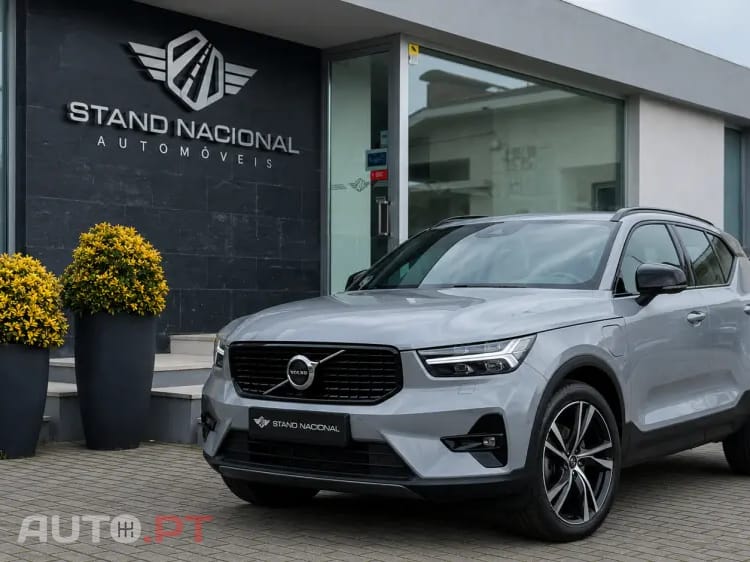 Volvo XC40 1.5 T2 Plus Dark Auto