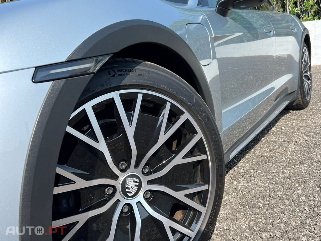 Porsche Taycan CT 4