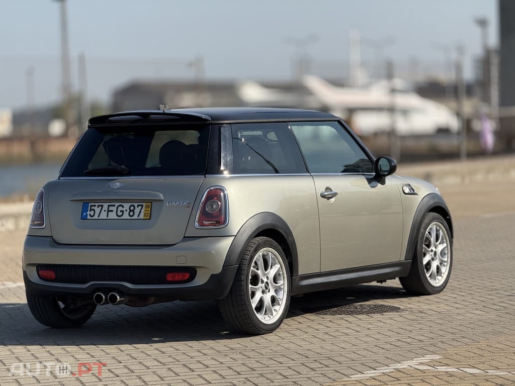 MINI Cooper Cooper S