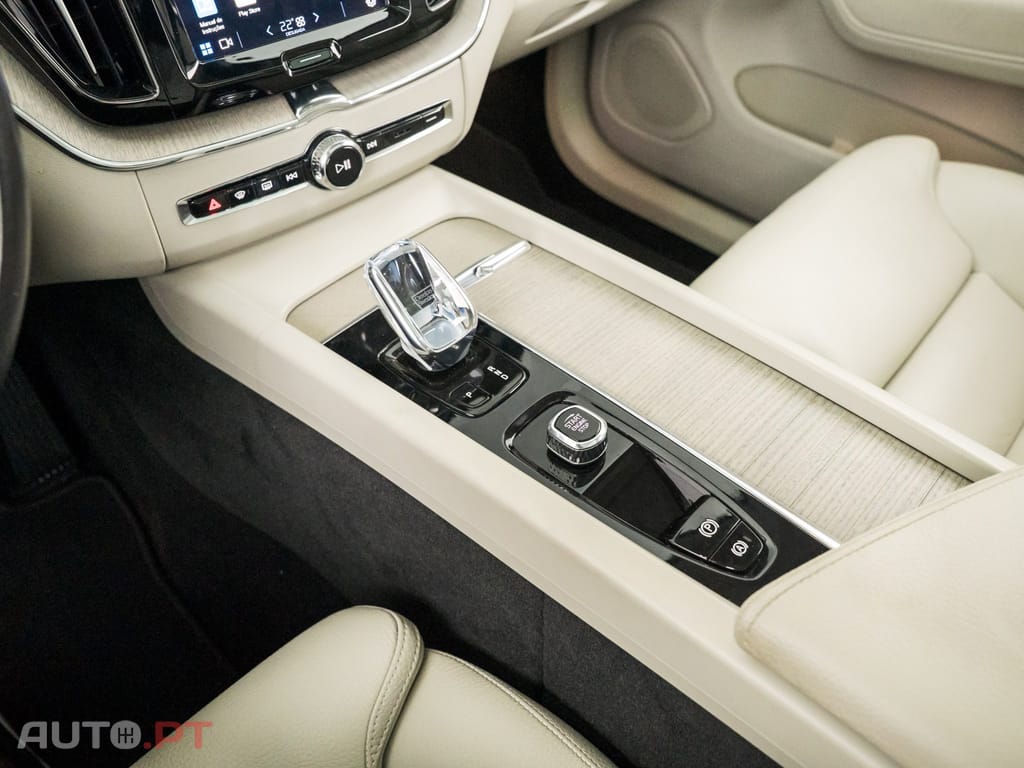 Volvo XC60 2.0 T6 PHEV Inscription AWD