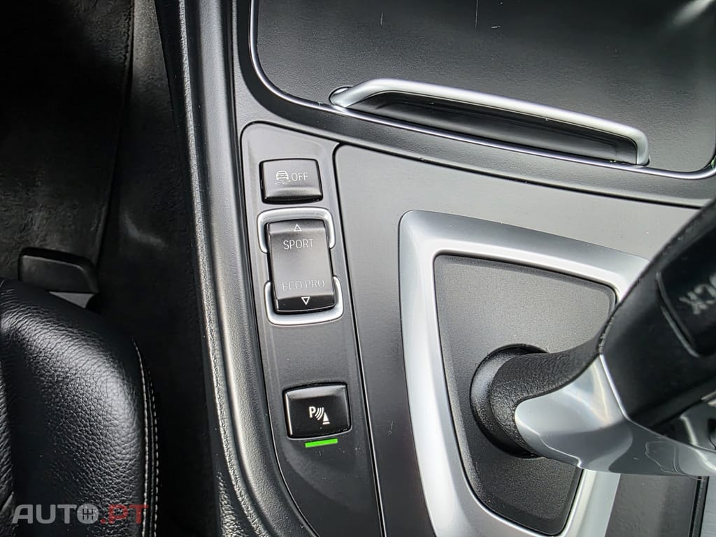 BMW 318 d Line Luxury Auto