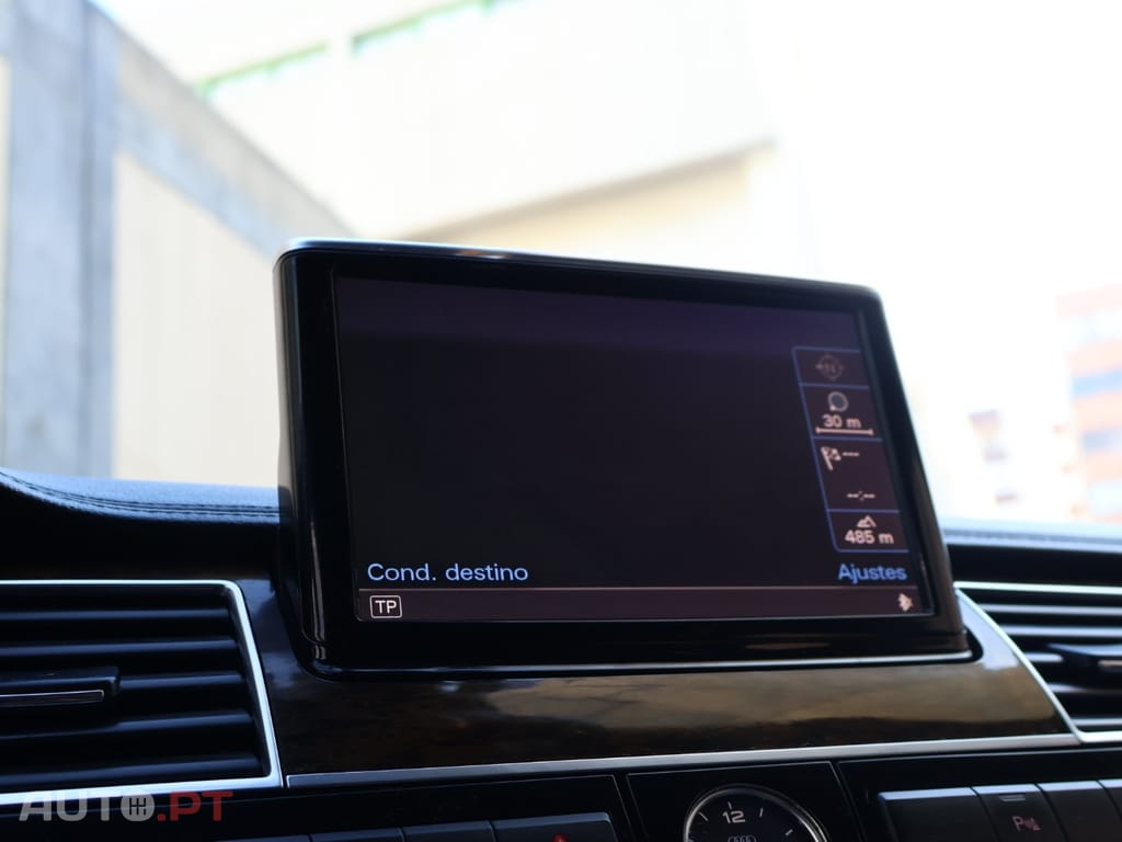 Audi A8 3.0 TDi V6 quattro