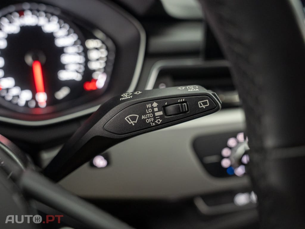 Audi A4 Avant 30 TDI S tronic