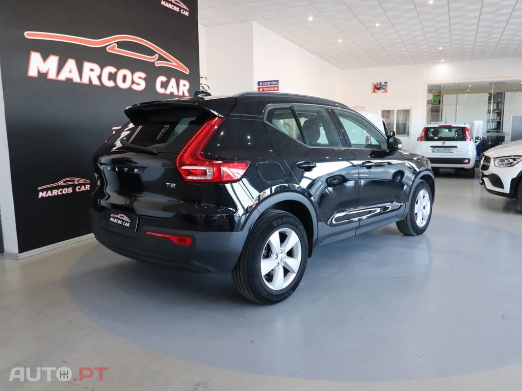 Volvo XC40 T2 Monument