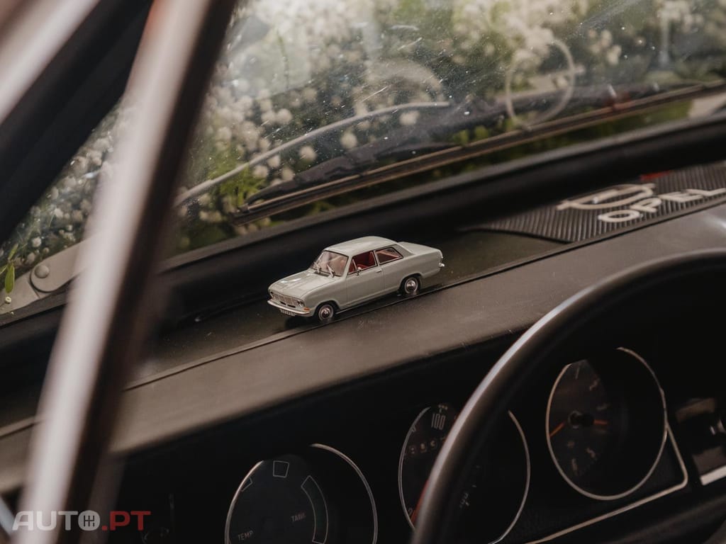 Opel Kadett Sedan 2 door 1.1