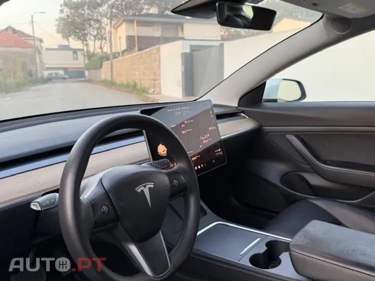 Tesla Model 3 Standard Range Plus RWD