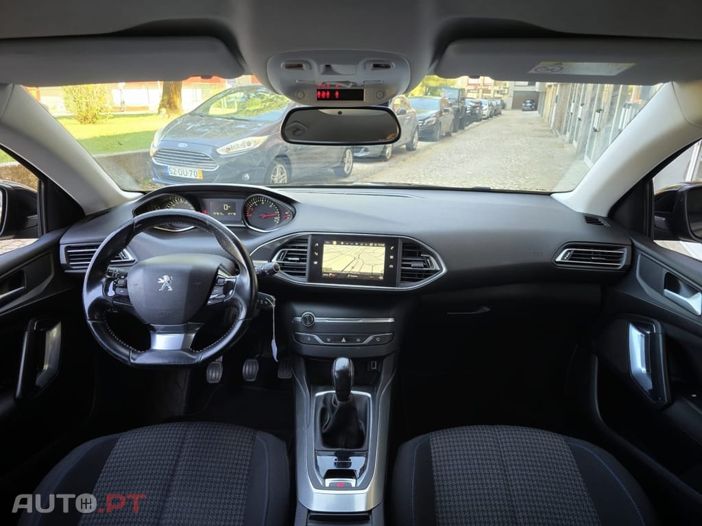 Peugeot 308 1.6 BlueHDi Style J17