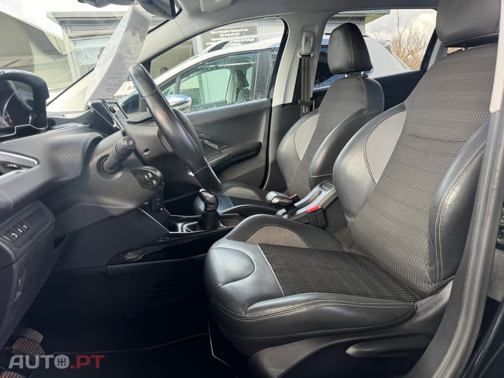Peugeot 2008 1.6 BlueHDi Allure