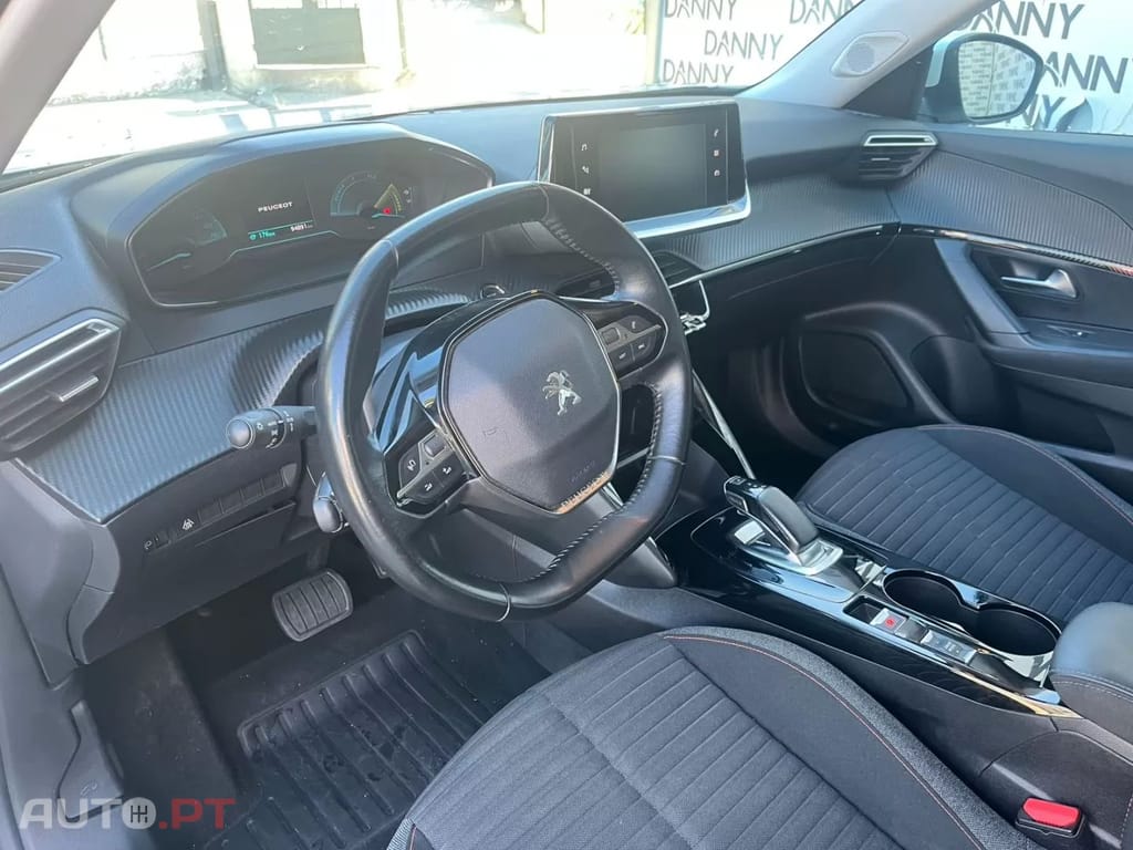 Peugeot E-2008 50 kWh Allure