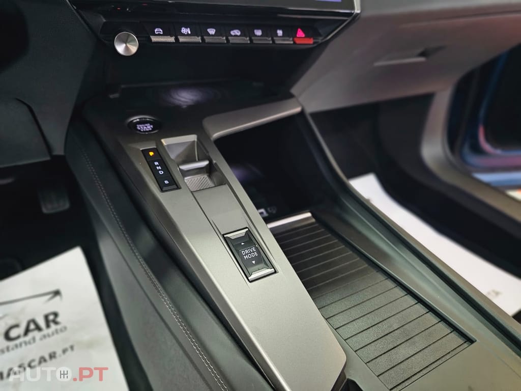 Peugeot 408 1.6 Hybrid Allure e-EAT8