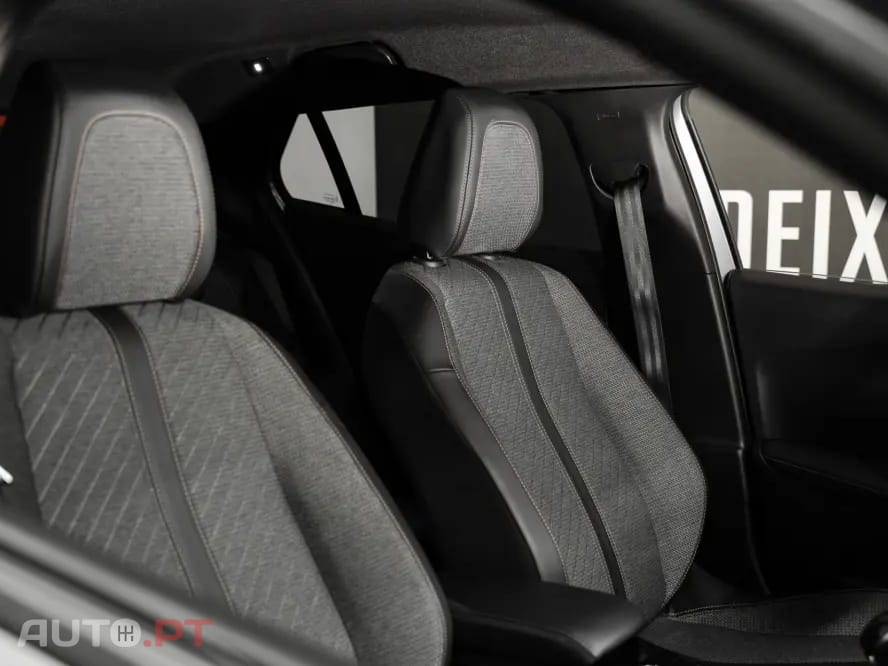 Peugeot 2008 1.2 PureTech Allure