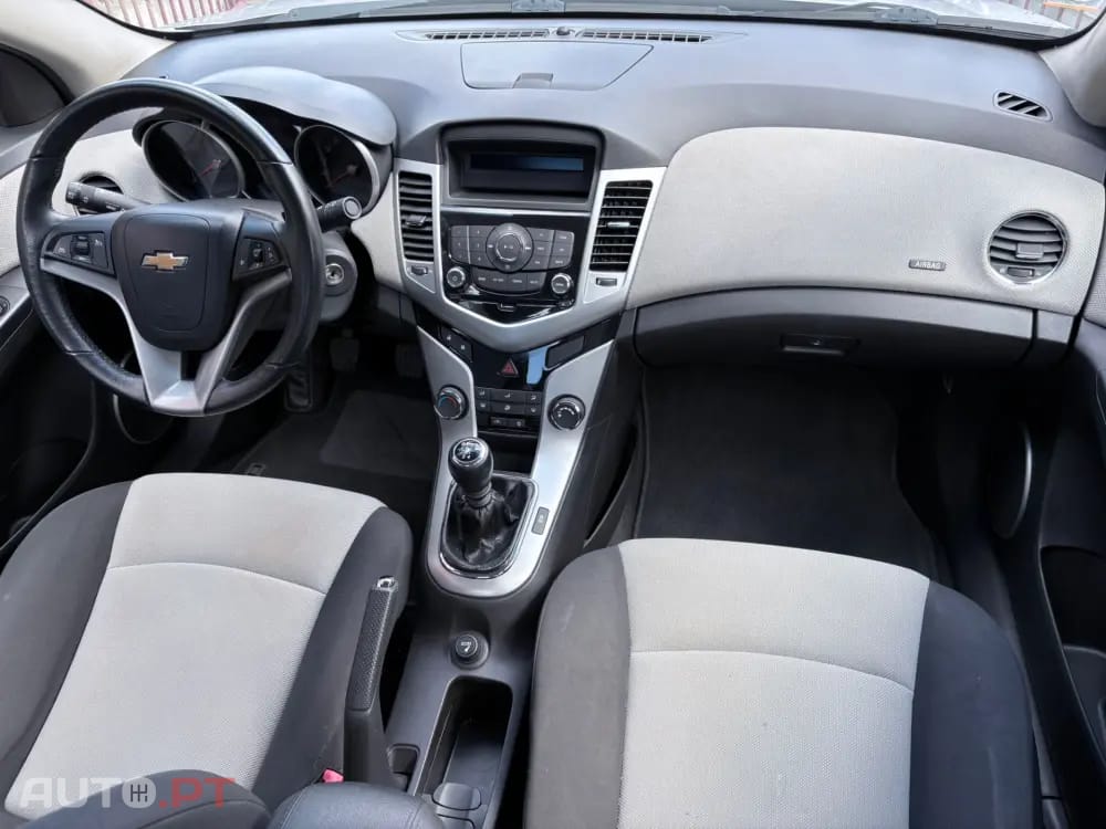 Chevrolet Cruze 1.6 LS
